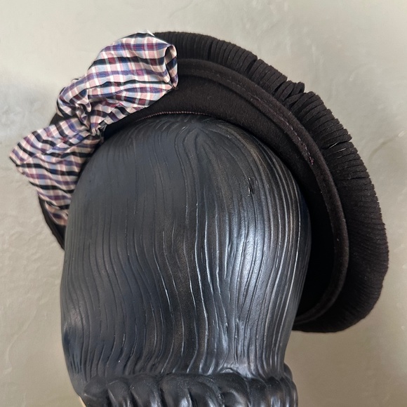 DISTINGUISHED 1940s\' BROWN FEDORA WITH TAFFETA BOWS + UNIQUE BRIM EDGING main image 11